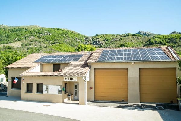 découvrez les avantages des panneaux photovoltaïques pour les collectivités : une solution durable pour réduire les coûts énergétiques, favoriser l'autonomie énergétique et contribuer à la transition écologique. optez pour une énergie propre et rentable au service de votre communauté.