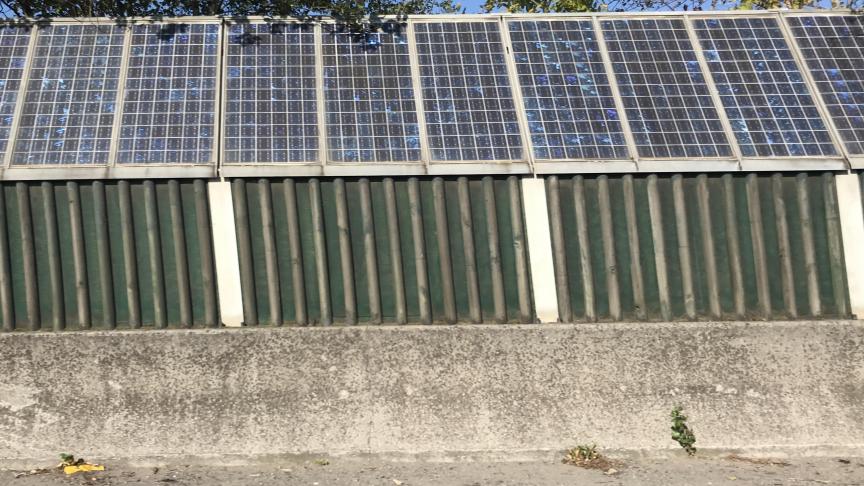 découvrez tout sur le bruit photovoltaïque : ses causes, ses effets sur l'environnement et les solutions pour réduire ce phénomène lié aux installations solaires. informez-vous sur les innovations et les technologies qui rendent l'énergie solaire plus silencieuse et efficace.