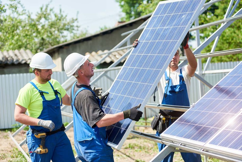 découvrez comment choisir un installateur de panneaux photovoltaïques fiable et compétent pour profiter au mieux de l'énergie solaire. suivez nos conseils pour évaluer les qualifications, comparer les devis et assurer une installation optimale de vos panneaux, tout en maximisant vos économies d'énergie.