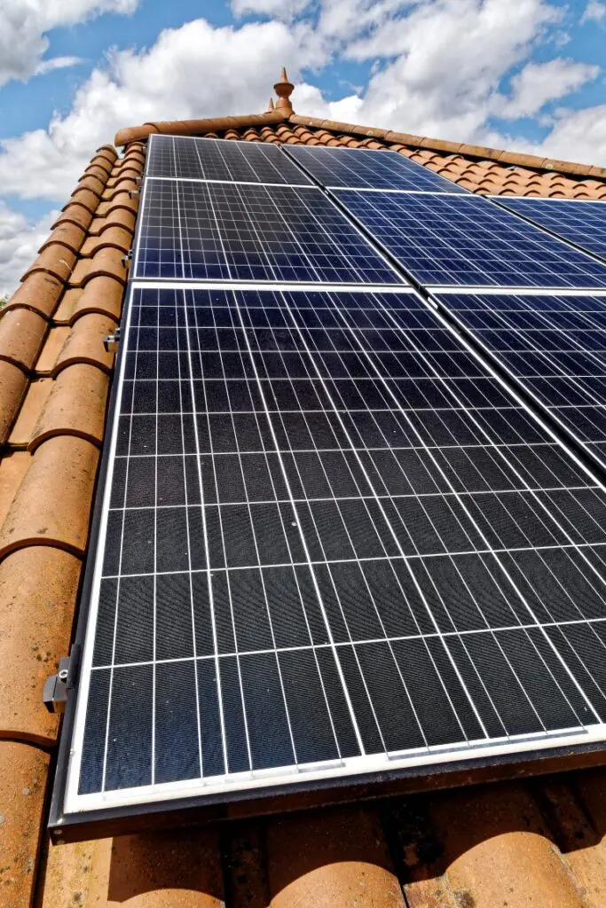 découvrez le coût d'installation des panneaux photovoltaïques avec edf enr. comparez les prix, les aides disponibles et les avantages d'une énergie solaire pour une transition énergétique réussie.