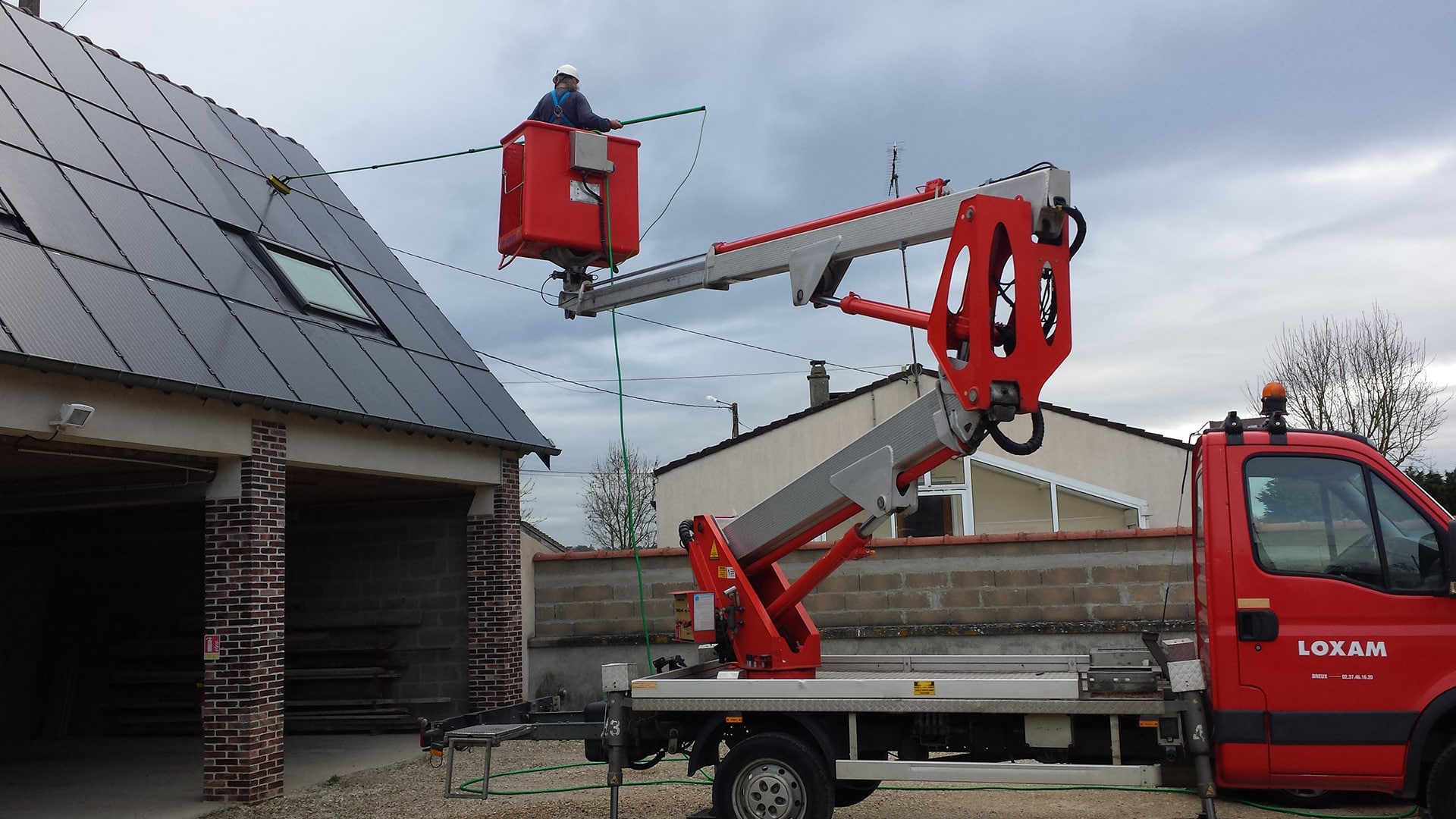 découvrez tout ce qu'il faut savoir sur le coût de la maintenance des systèmes photovoltaïques. informez-vous sur les tarifs, les services inclus et les conseils pour maximiser la durée de vie de vos panneaux solaires.