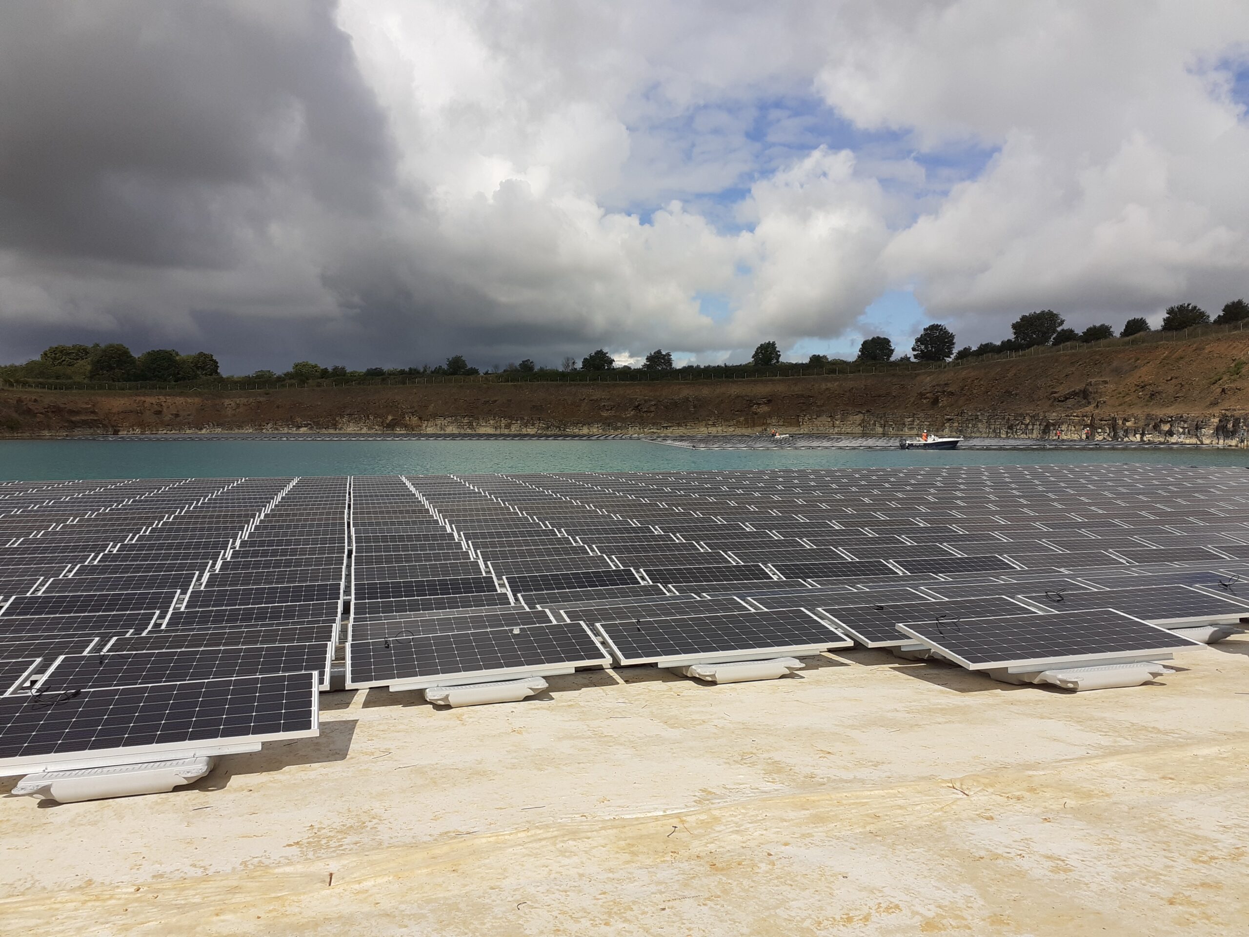 découvrez nos services d'entretien photovoltaïque en aquitaine, adaptés pour optimiser la performance de vos panneaux solaires et garantir leur longévité. faites confiance à nos experts pour un suivi professionnel et un service de qualité.