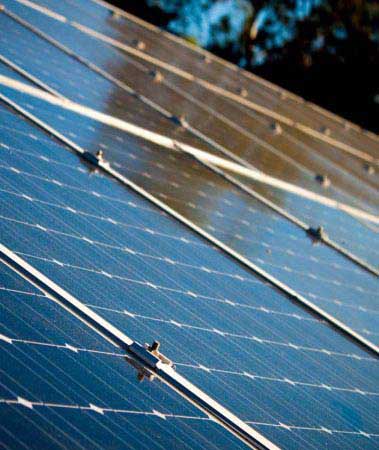 découvrez notre formation photovoltaïque complète et apprenez à concevoir, installer et entretenir des systèmes solaires. devenez un expert en énergie renouvelable et contribuez à un avenir durable grâce à des cours pratiques et théoriques adaptés à tous les niveaux.