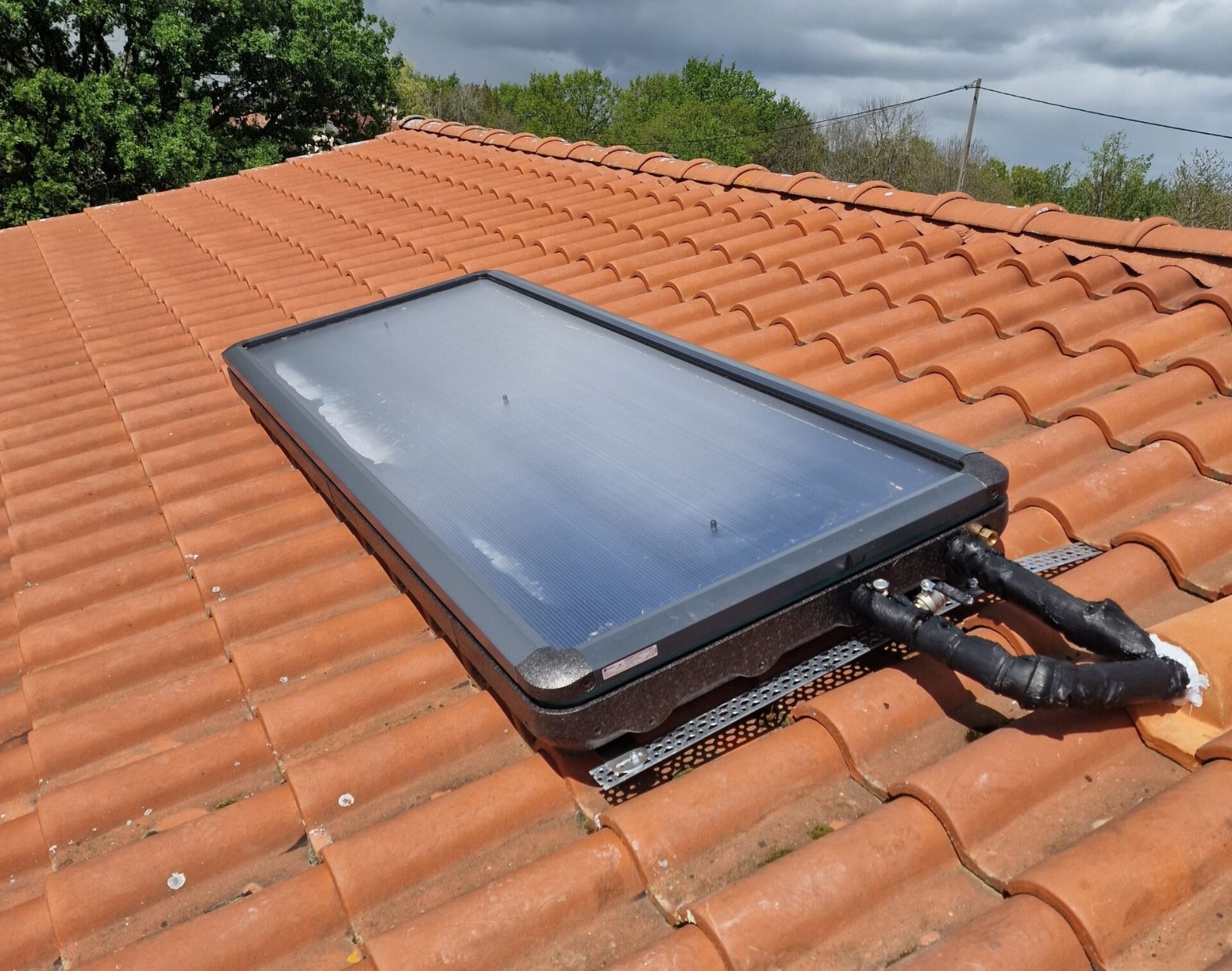 découvrez notre guide complet sur les panneaux photovoltaïques et les chauffe-eau solaires. apprenez comment optimiser votre consommation d'énergie, réduire votre facture et contribuer à la protection de l'environnement grâce à des solutions durables et efficaces.