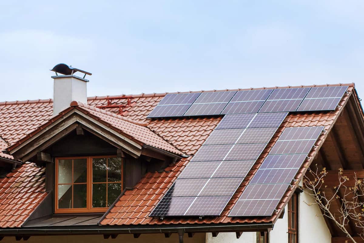 découvrez notre guide complet sur les panneaux photovoltaïques à oyonnax. apprenez tout ce qu'il faut savoir sur l'installation, les avantages, les coûts et les aides disponibles pour une transition énergétique réussie.