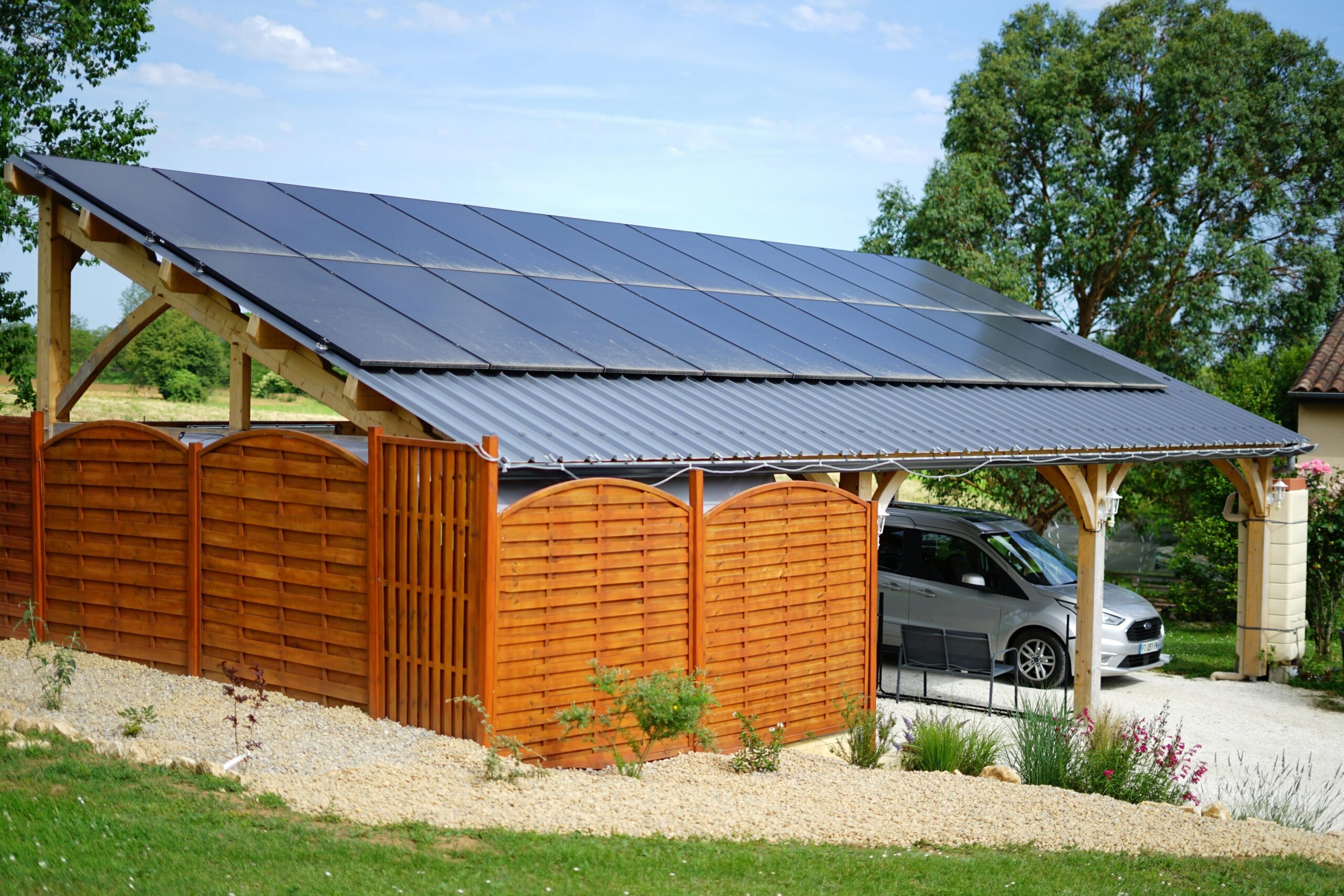 découvrez notre guide complet sur les panneaux photovoltaïques pour sheds. apprenez comment choisir, installer et optimiser l'utilisation de l'énergie solaire dans votre abri de jardin. transformez votre espace extérieur en une source d'énergie durable et économique.