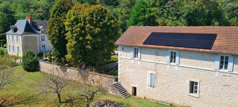 découvrez nos services d'installation de panneaux photovoltaïques en dordogne. profitez d'une énergie propre et renouvelable tout en réduisant vos factures d'électricité. contactez-nous pour une évaluation gratuite et un accompagnement personnalisé dans votre projet solaire.