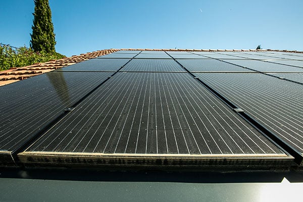 découvrez comment installer des panneaux photovoltaïques chez les particuliers pour réduire vos factures d'électricité et contribuer à une énergie durable. profitez d'une solution économique et écologique adaptée à votre domicile.