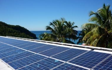 installation-panneaux-photovoltaiques-sci-1 Peut-on déduire l'installation de panneaux photovoltaïques dans une sci ?