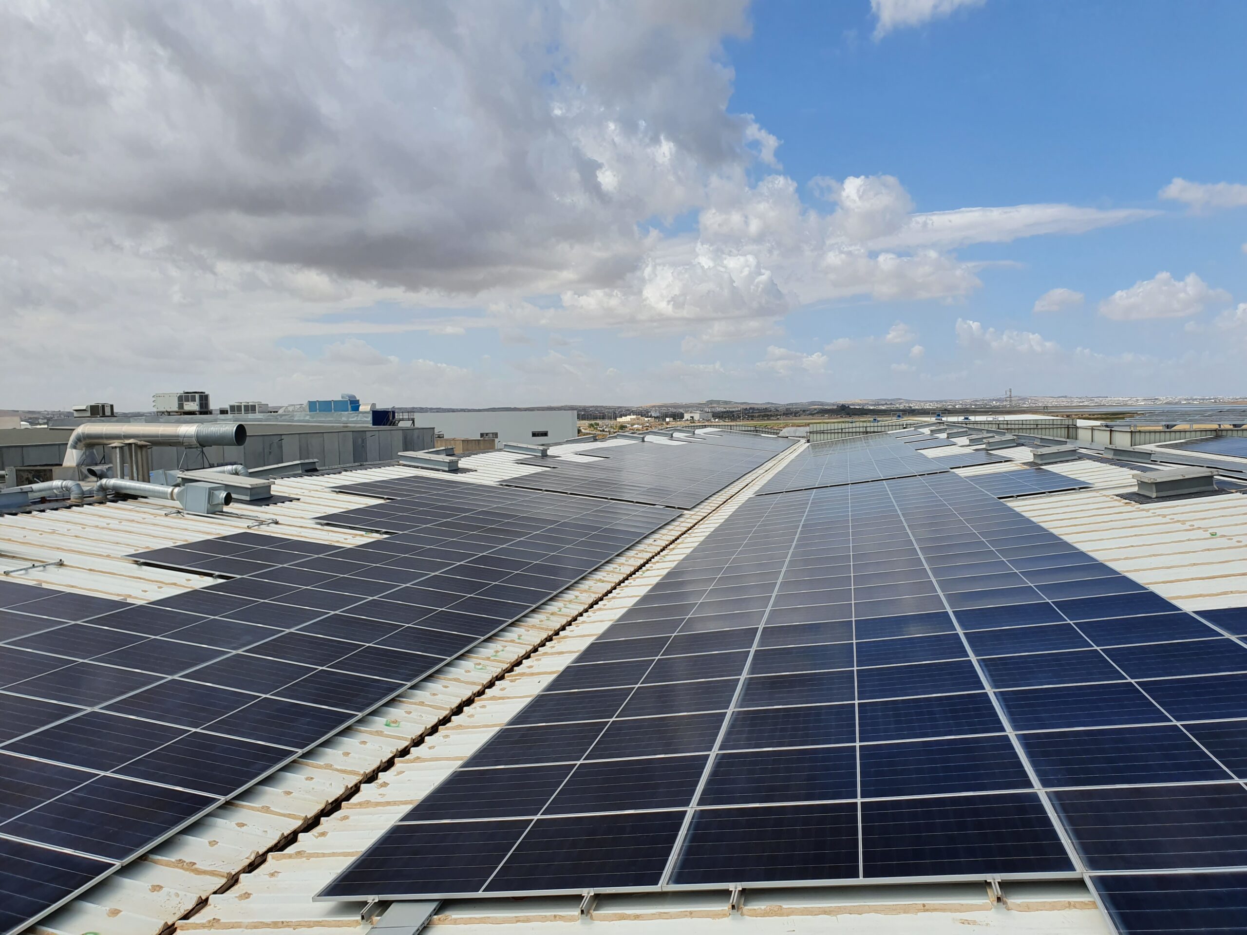 découvrez les avantages des installations photovoltaïques en tunisie : une solution énergétique durable et économique pour réduire votre facture d'électricité tout en préservant l'environnement. faites le choix de l'énergie solaire dès aujourd'hui !