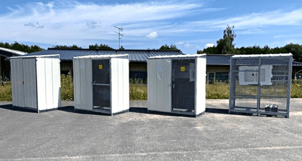 découvrez notre local technique photovoltaïque, l'espace dédié à l'optimisation et à la gestion des systèmes solaires. bénéficiez d'un accès privilégié aux dernières technologies en matière d'énergie renouvelable et assurez le bon fonctionnement de vos installations photovoltaïques.