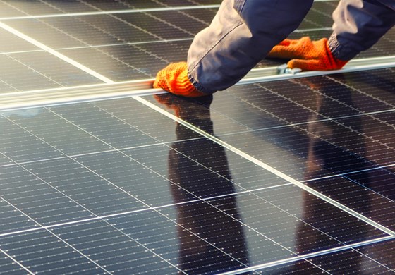 découvrez nos services de maintenance photovoltaïque pour assurer le bon fonctionnement de vos panneaux solaires. profitez d'une expertise professionnelle pour maximiser votre production d'énergie et prolonger la durée de vie de votre installation.