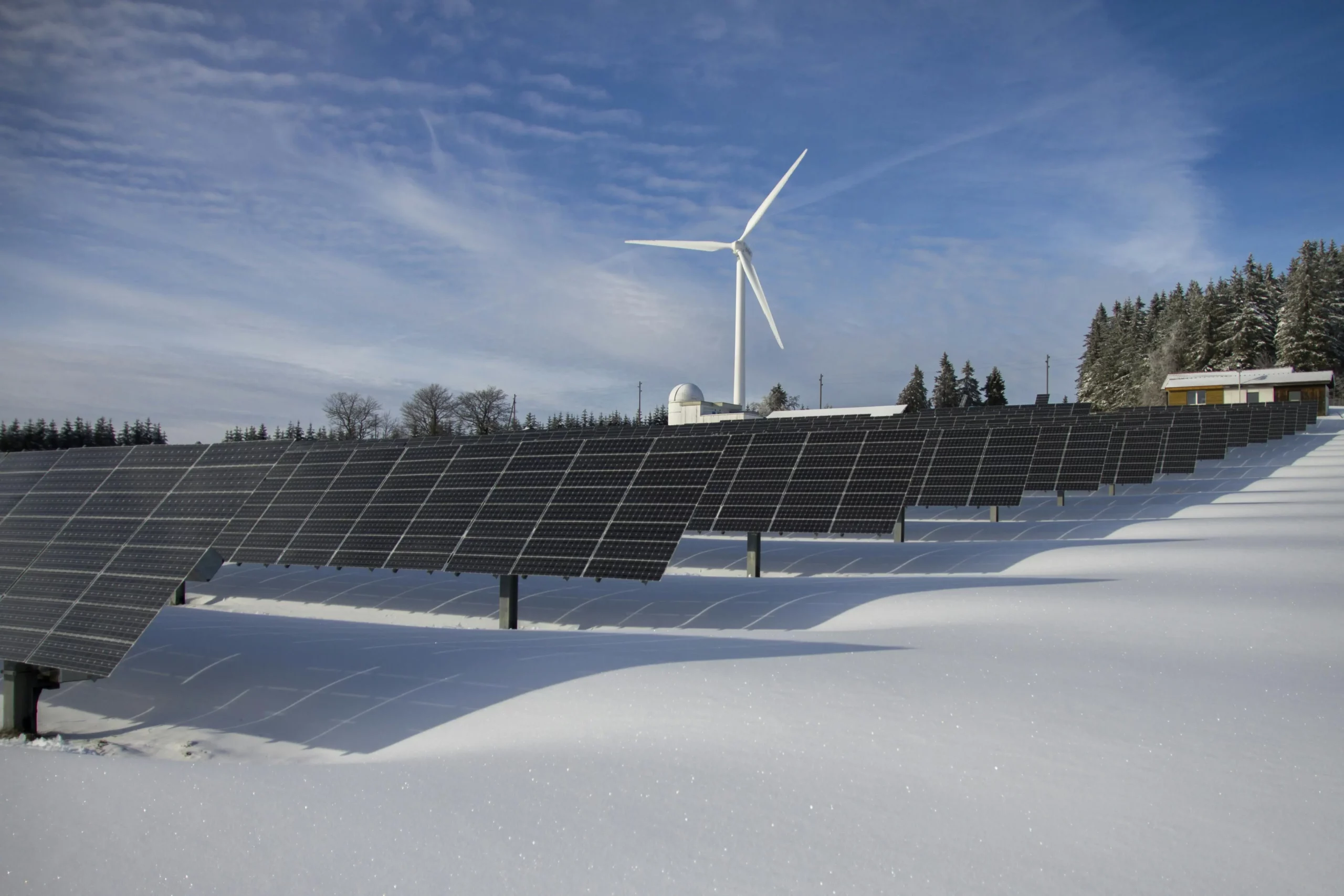 découvrez les vérités cachées derrière les mythes sur l'énergie photovoltaïque. cette ressource essentielle vous guide à travers les idées reçues et les faits avérés concernant les panneaux solaires, leur efficacité, leur coût, et leur impact environnemental. informez-vous pour mieux comprendre les enjeux de l'énergie renouvelable.