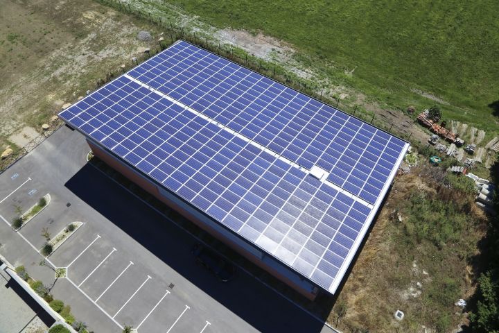 ombrieres-photovoltaiques-nimes-1 Installation d'ombrières photovoltaïques à Nîmes : avantages et étapes clés