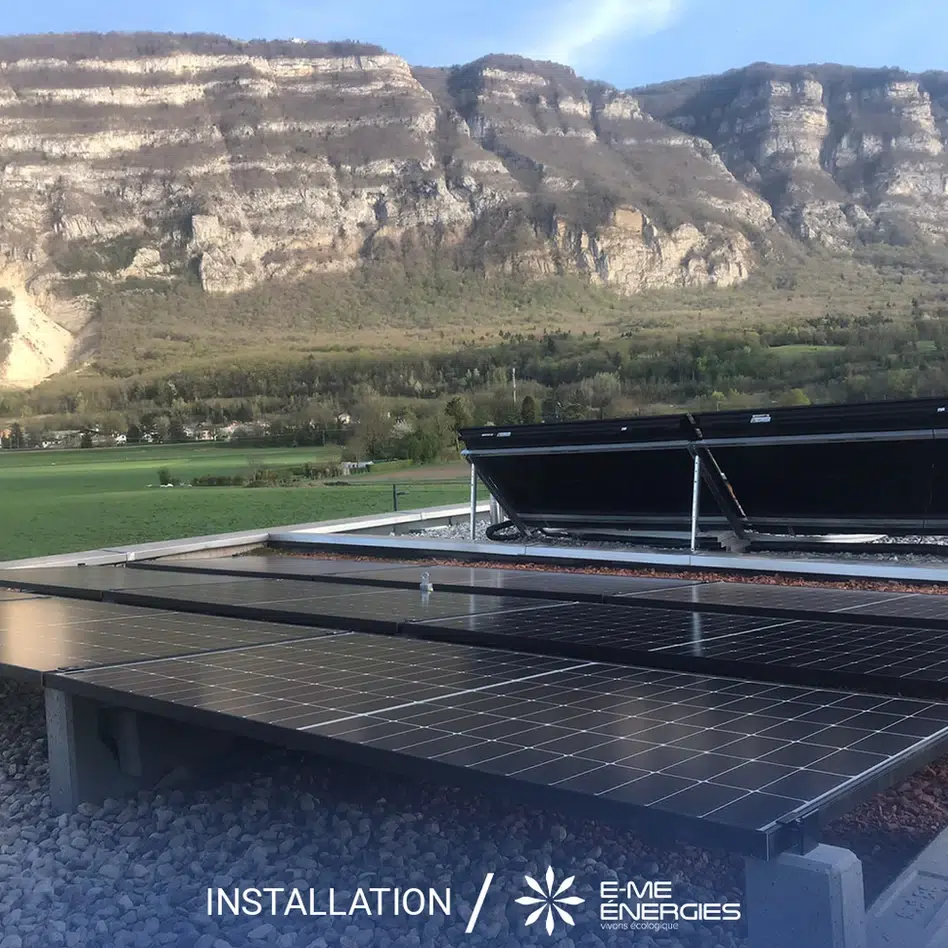 panneaux-photovoltaiques-et-stockage L'installation de panneaux photovoltaïques avec système de stockage : tout ce qu'il faut savoir