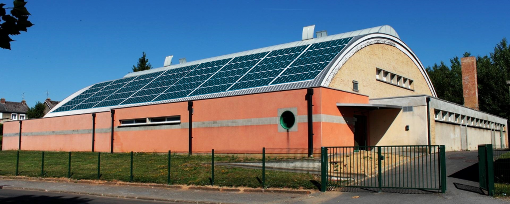découvrez comment l'installation de panneaux photovoltaïques dans les gymnases peut réduire les coûts énergétiques, promouvoir l'énergie renouvelable et contribuer à un avenir durable. équipez votre salle de sport d'une solution écologique et économique.