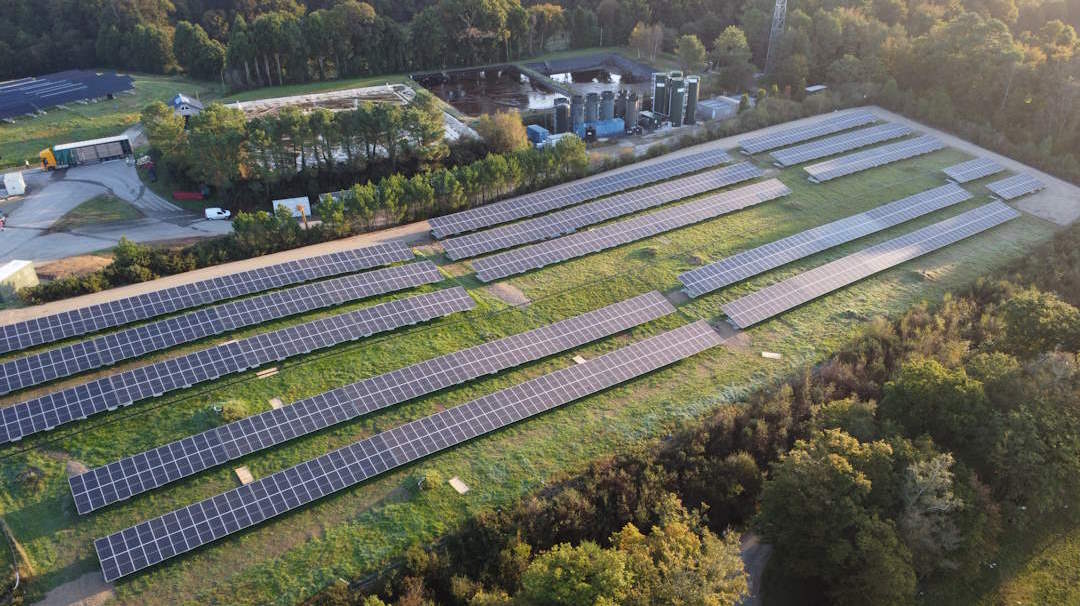 découvrez nos panneaux photovoltaïques à lorient, une solution écologique et économique pour produire votre propre énergie. profitez d'installations de qualité, d'un accompagnement personnalisé et réduisez votre facture d'électricité tout en préservant l'environnement.