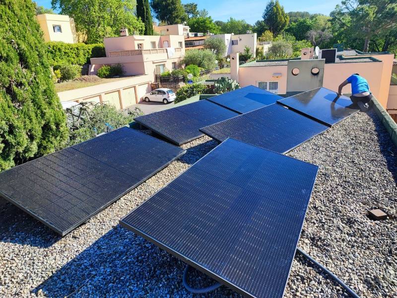 panneaux-photovoltaiques-nimes-2 Installation de panneaux photovoltaïques à Nîmes : guide pratique et conseils