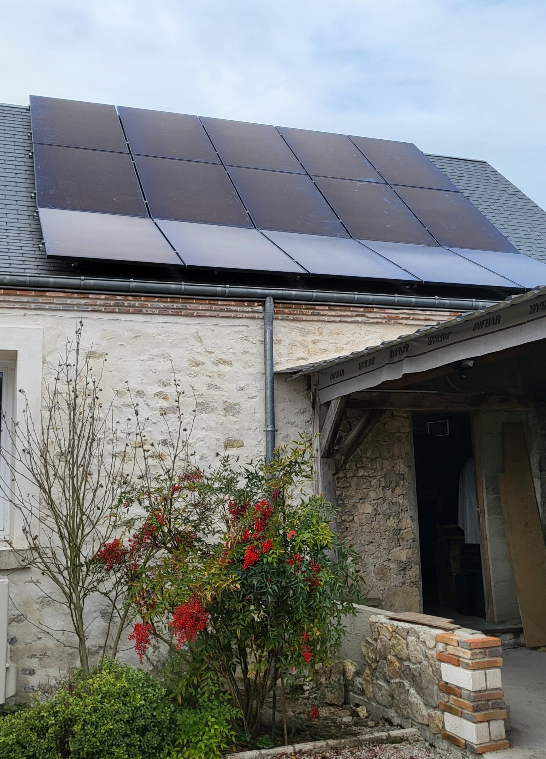 découvrez nos solutions de panneaux photovoltaïques à orléans. profitez d'une énergie propre et renouvelable tout en réduisant vos factures d'électricité. contactez-nous pour un devis personnalisé et commencez à investir dans votre avenir énergétique.