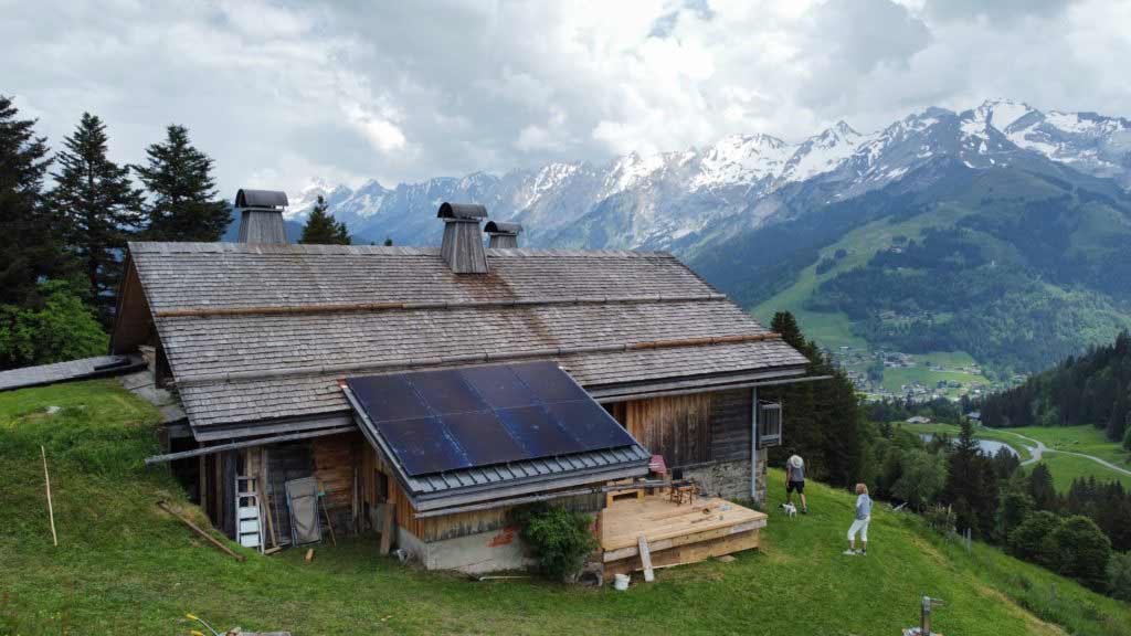 panneaux-photovoltaiques-savoie-2 Installation de panneaux photovoltaïques en Savoie : guide et conseils pratiques