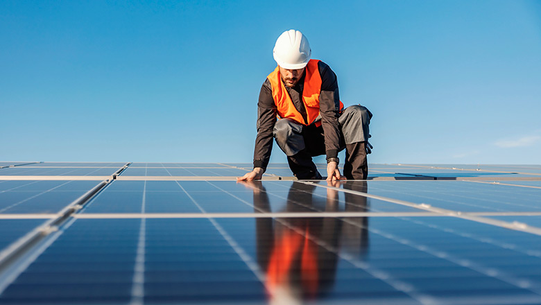 découvrez les dernières réglementations photovoltaïques en france. informez-vous sur les normes, les subventions et les démarches à suivre pour optimiser votre installation solaire et contribuer à la transition énergétique.