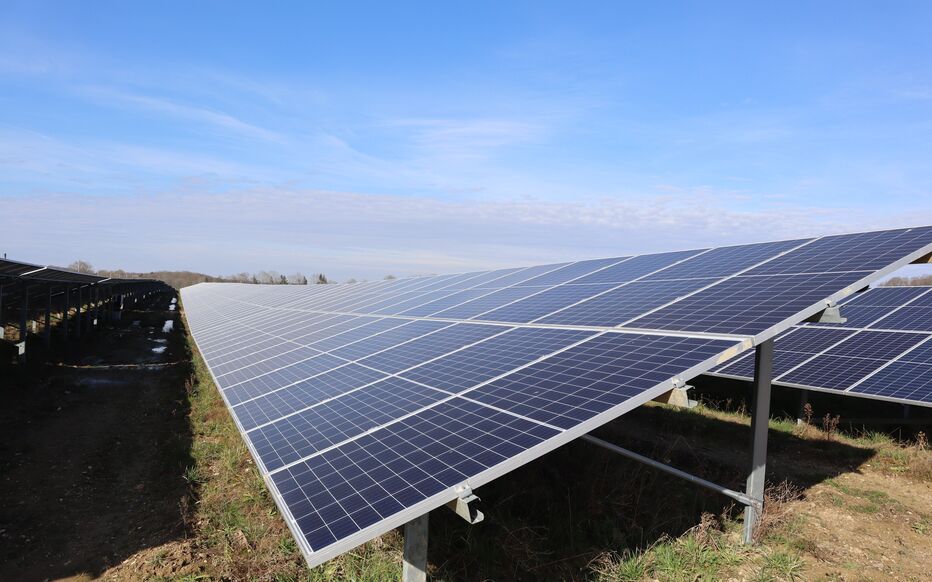 découvrez notre guide complet sur l'énergie photovoltaïque en eure-et-loir. informez-vous sur les avantages, les démarches et les aides disponibles pour installer des panneaux solaires dans votre région. adoptez une énergie propre et économique dès aujourd'hui !