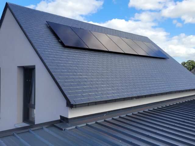 découvrez nos solutions d'installation solaire à fougères. profitez de l'énergie renouvelable pour réduire vos factures d'électricité et contribuer à la préservation de l'environnement. contactez-nous pour un devis personnalisé et une installation rapide et efficace.