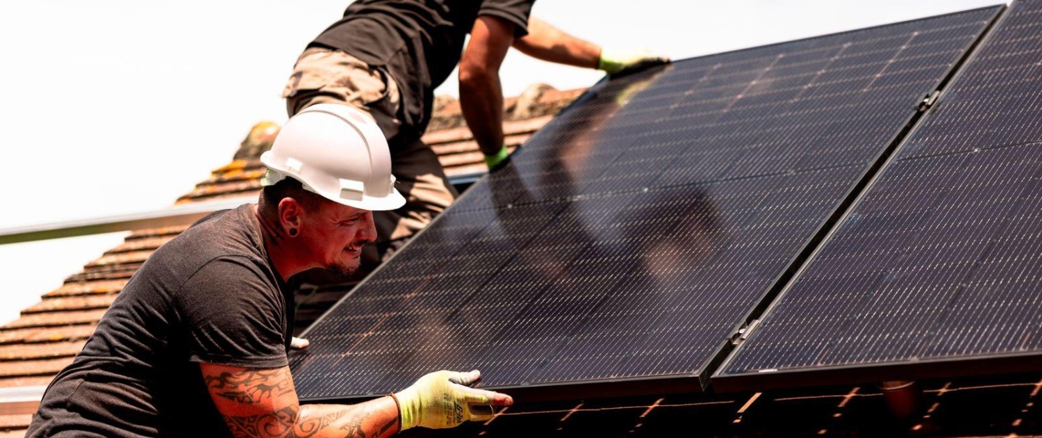 découvrez notre visite technique spécialisée en panneaux photovoltaïques. profitez d'une analyse approfondie de votre installation, de conseils d'experts et d'optimisation de votre production d'énergie solaire. assurez-vous que votre système fonctionne à son maximum d'efficacité.