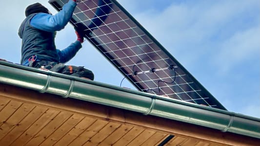 découvrez les différentes aides et subventions disponibles pour l'installation de panneaux photovoltaïques en france. profitez d'un soutien financier pour votre projet d'énergie solaire et contribuez à la transition énergétique tout en réduisant vos factures d'électricité.