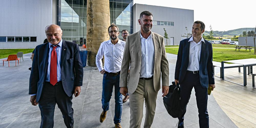 découvrez fonroche agen, votre expert en solutions photovoltaïques. profitez d'énergies renouvelables de qualité pour réduire vos factures d'électricité et contribuer à un avenir durable. contactez-nous pour un devis personnalisé et des conseils adaptés à vos besoins.