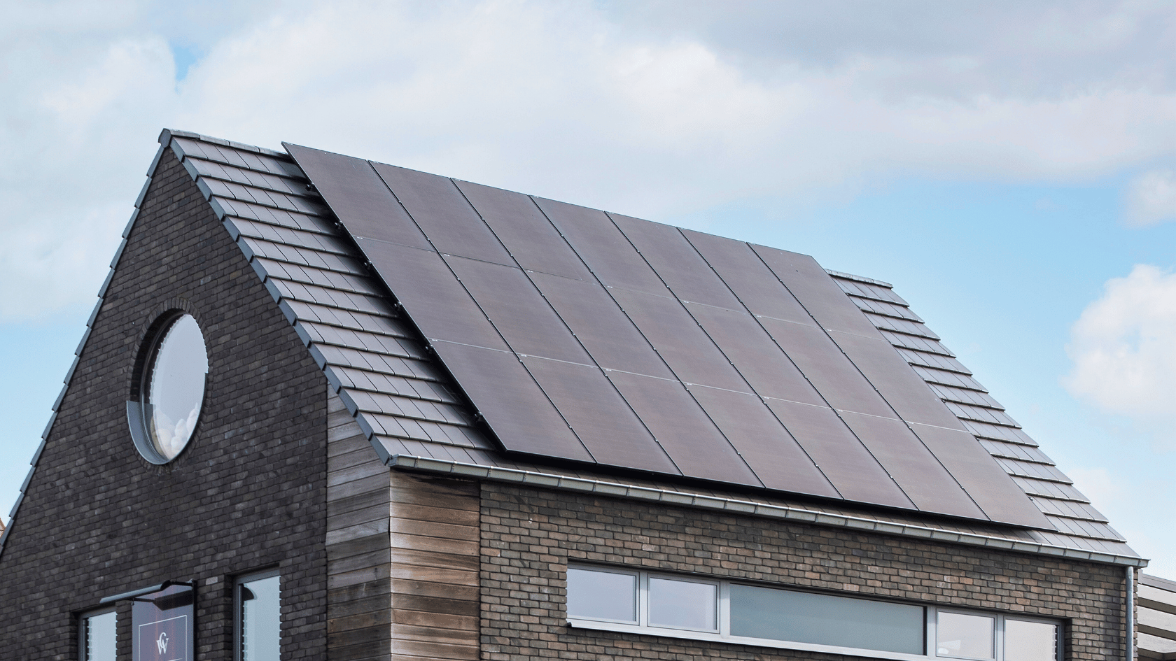 découvrez notre guide photovoltaïque complet pour débutants ! apprenez tout ce qu'il faut savoir sur l'énergie solaire, les panneaux photovoltaïques, leur installation et les avantages qu'ils offrent. transformez votre maison et faites des économies tout en respectant l'environnement.