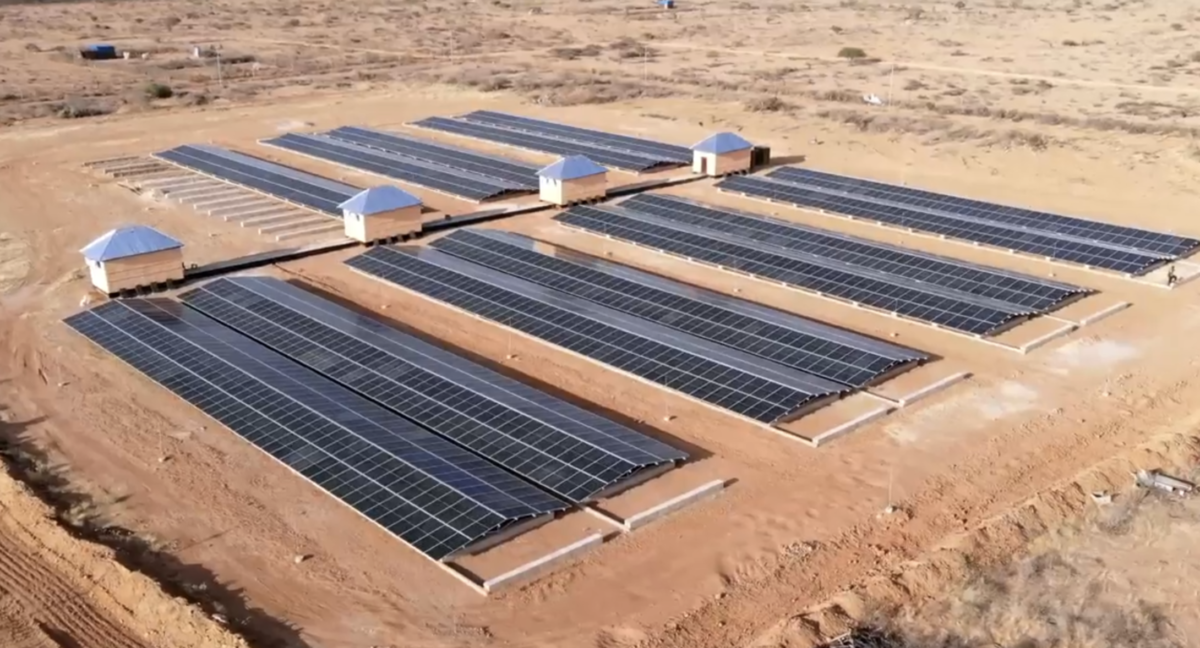 installation-centrale-photovoltaique Comment installer une centrale photovoltaïque : guide pratique et conseils