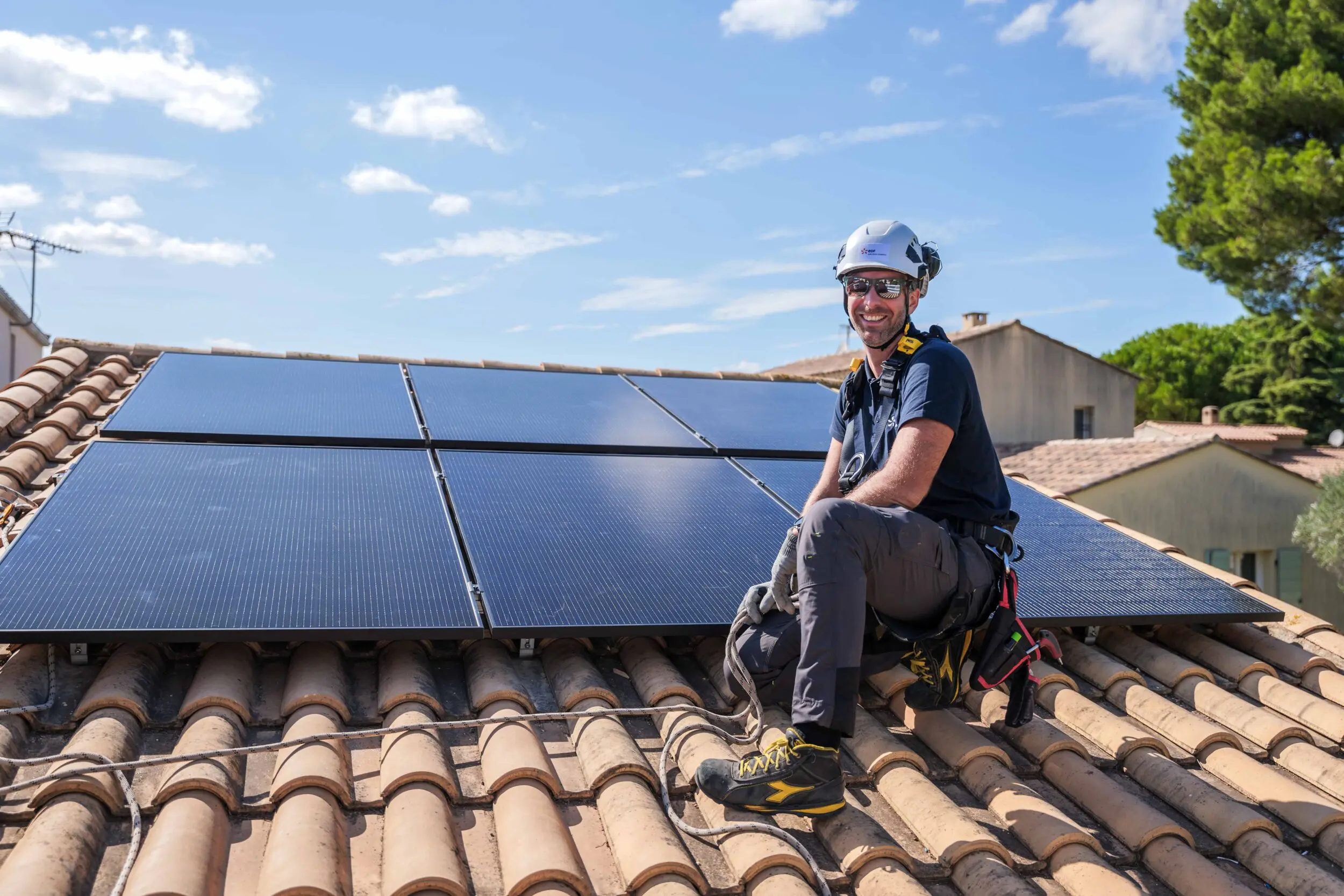 installation-panneaux-photovoltaiques Guide complet pour l'installation d'un kit de panneaux photovoltaïques