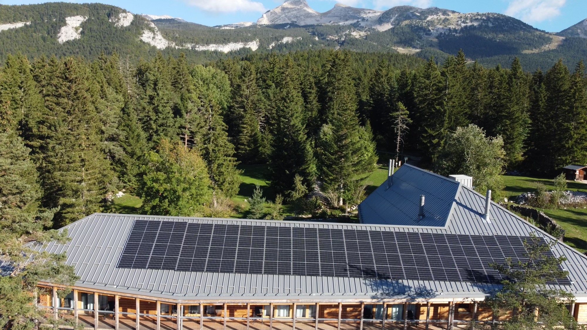 découvrez nos solutions d'installations photovoltaïques sur le vercors, alliant performance et respect de l'environnement. profitez d'une énergie renouvelable à votre portée et contribuez à la transition énergétique tout en réalisant des économies sur votre facture d'électricité.
