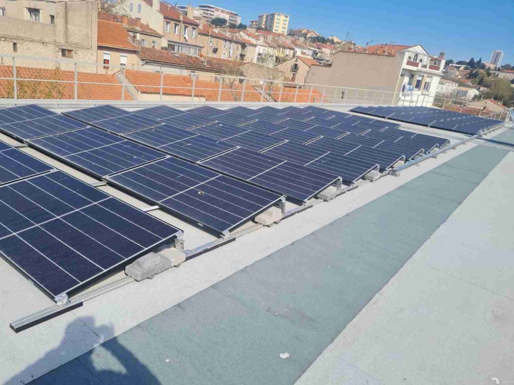 pose-photovoltaique-avignon-3 Guide complet pour la pose d'installation photovoltaïque à Avignon