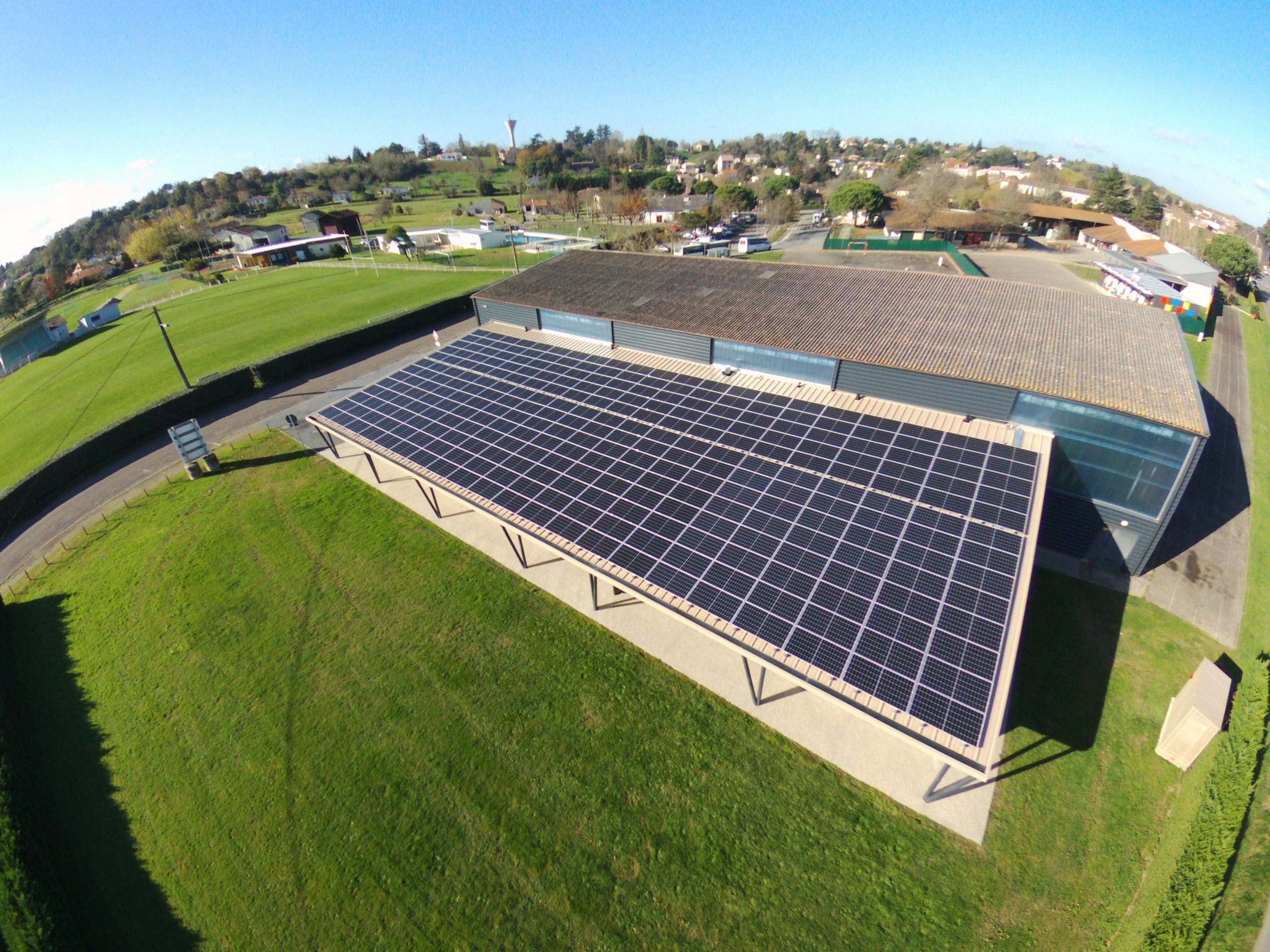 découvrez notre rapport détaillé sur les systèmes photovoltaïques de 100 kwc, incluant des analyses de performance, des bénéfices économiques et des recommandations pour une installation optimale. informez-vous sur la rentabilité et l'impact environnemental de l'énergie solaire.