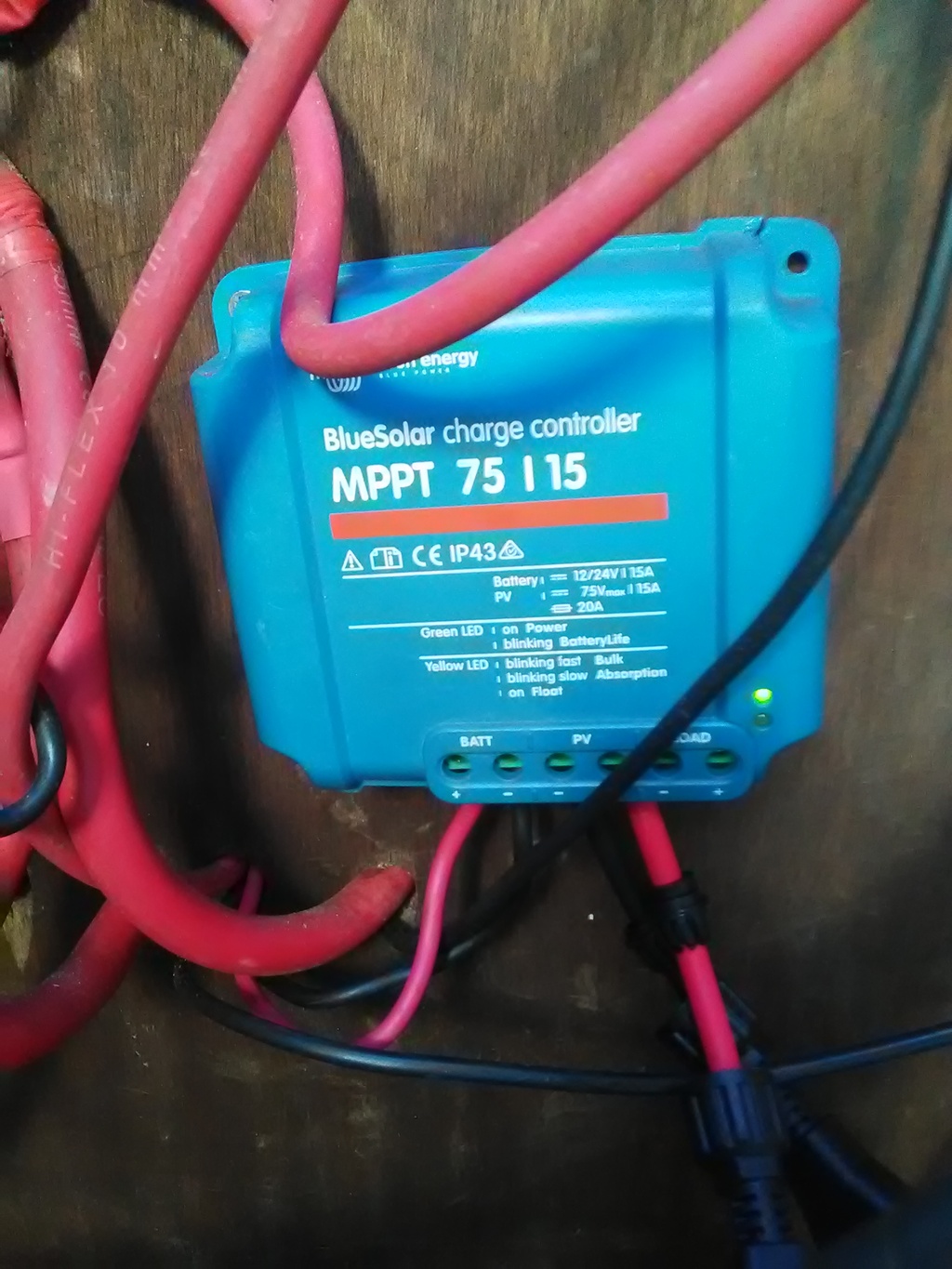 role-regulateur-charge-photovoltaique-3 Comprendre le rôle d'un régulateur de charge dans une installation photovoltaïque