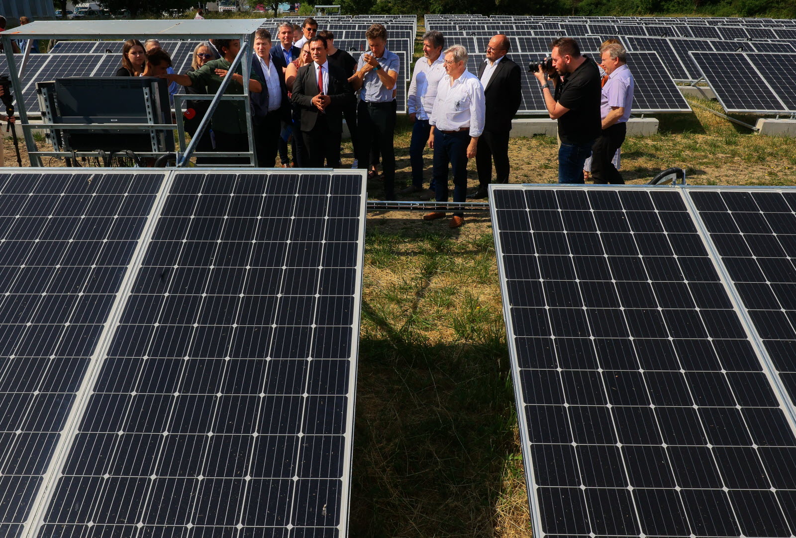 découvrez les zones photovoltaïques, des espaces dédiés à la production d'énergie solaire. explorez leur impact sur l'environnement, les avantages économiques de l'énergie renouvelable et les différentes technologies utilisées pour optimiser la capture du soleil.