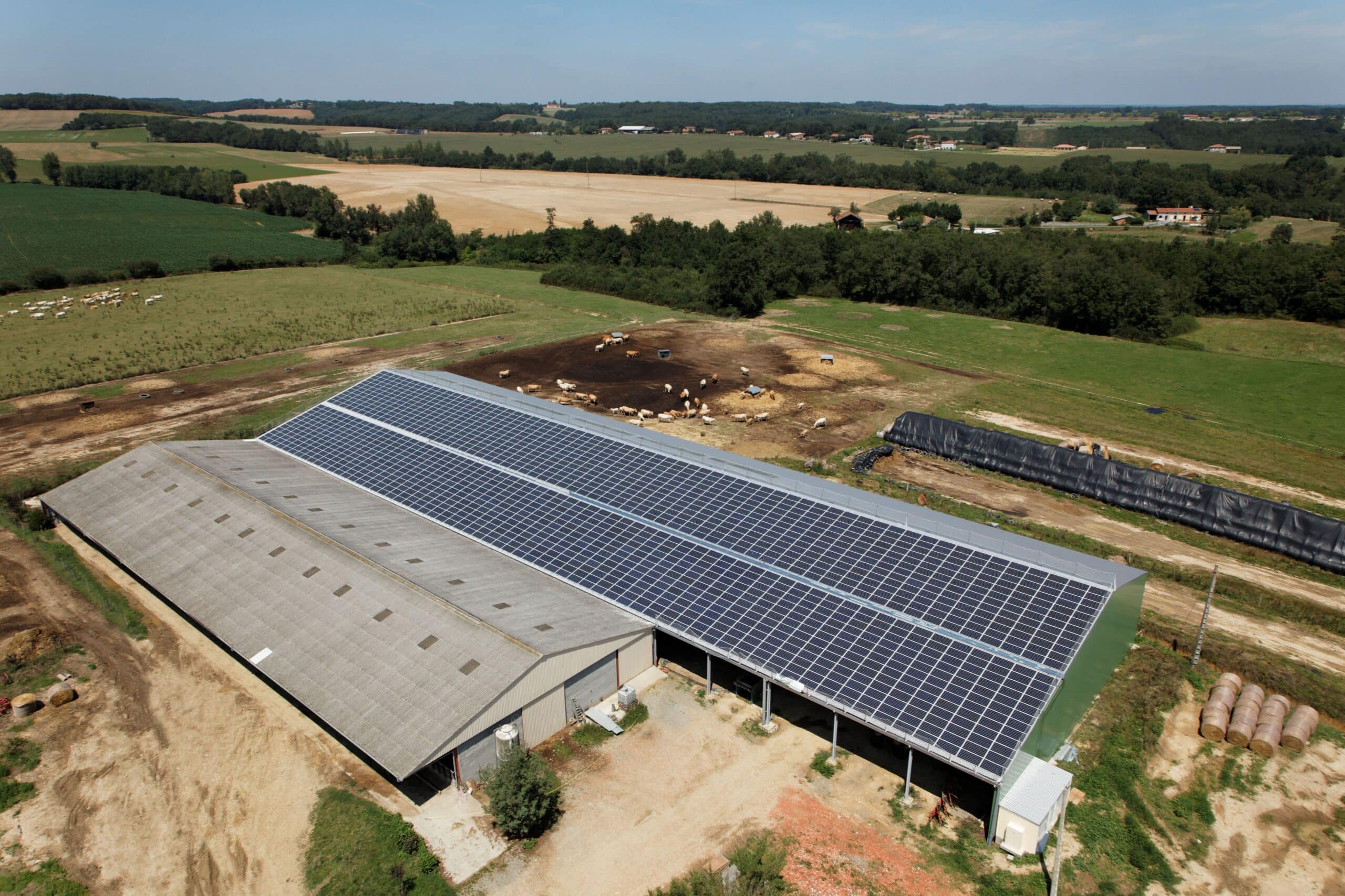 moderniser-installation-solaire-agricole-1 Moderniser et optimiser votre installation solaire ancienne : une opportunité à saisir en Agriculture Massif Central | PAMAC