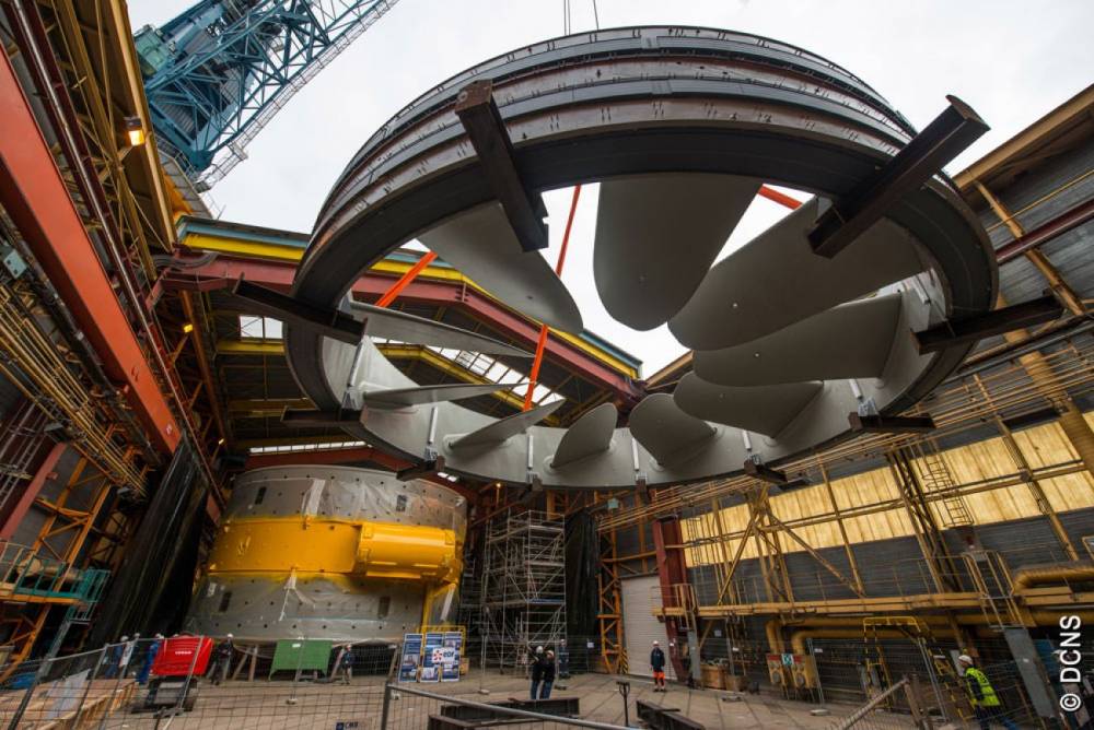 découvrez l'inauguration de l'hydrolien révolutionnaire du chantier cbs, une avancée majeure dans les énergies marines renouvelables.